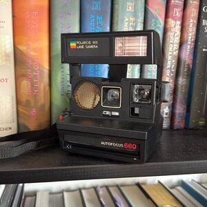 Vintage Polaroid Auto Focus 660